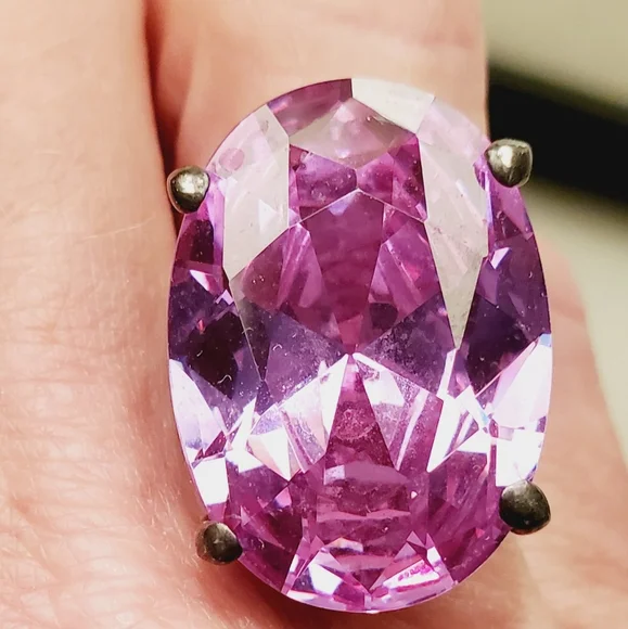 Victoria Secret Cocktail Ring, Purple stone - Picture 3 of 8